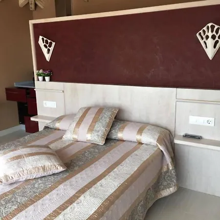 House - 4 Bedrooms With Pool - 4093 *