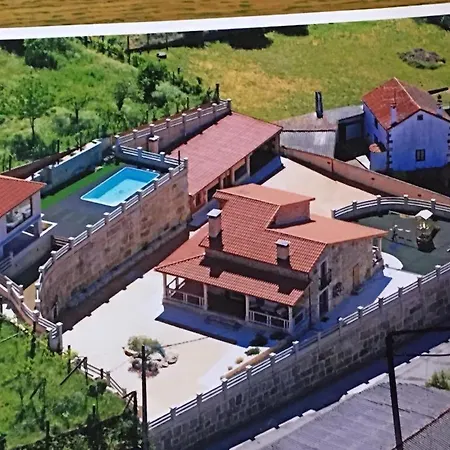 House - 4 Bedrooms With Pool - 4093 בקתה